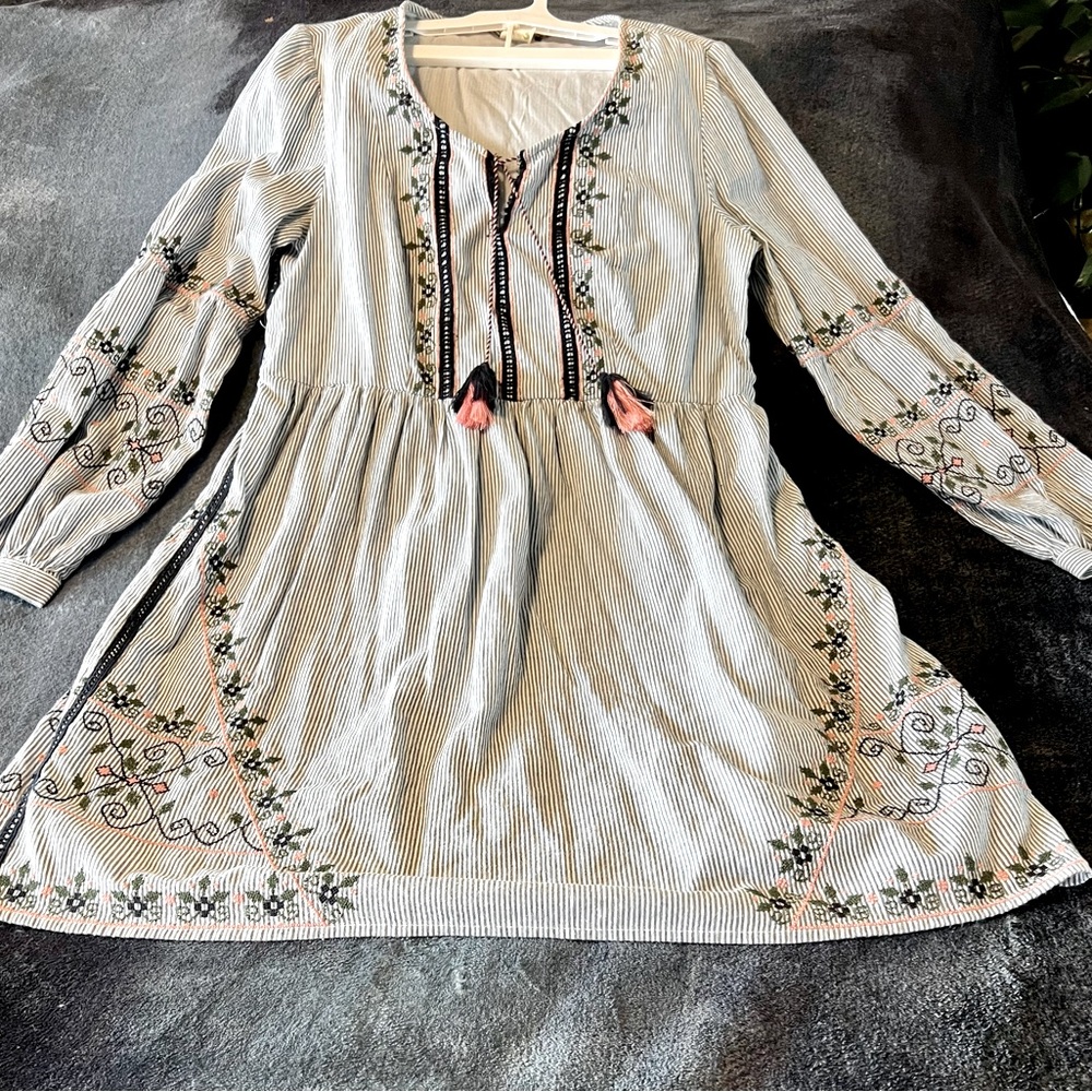 White and Blue Embellished Sleeve Sundress